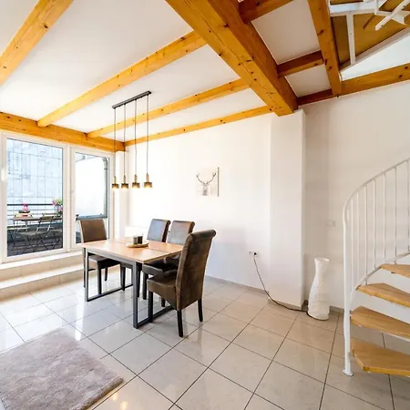 Апартаменты Stylisches Penthouse Zentral Balkon 75m2 Nflx