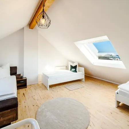 Stylisches Penthouse Zentral Balkon 75m2 Nflx Апартаменты